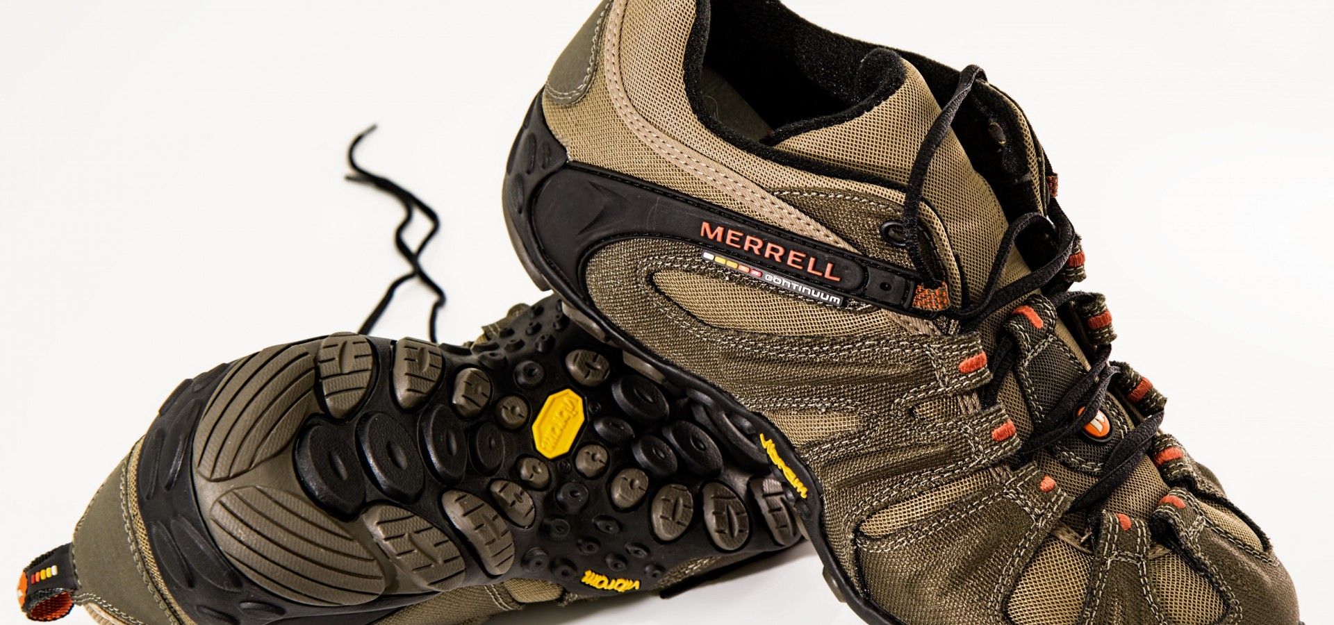 Top 10 giày leo núi, trekking, phượt tốt và bền nhất [Review]