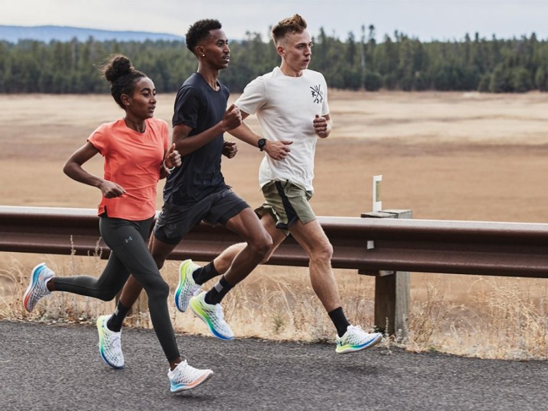 REVIEW TOP 10 GIÀY CHẠY BỘ TỐT NHẤT HIỆN NAY