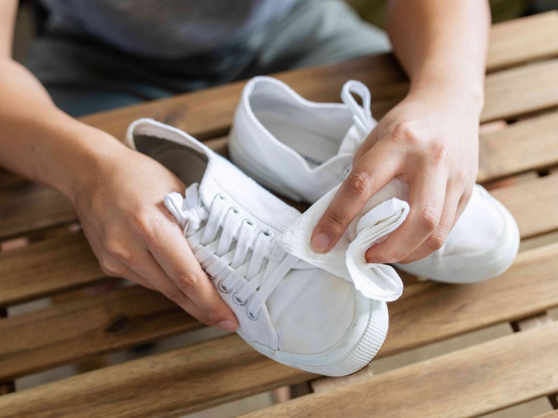 9 Cách giặt giày tại nhà